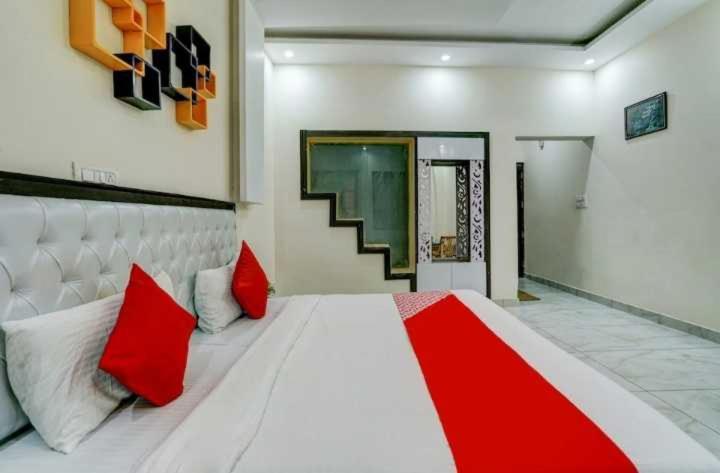 Hotel O Seventy Stay In Sohana ภายนอก รูปภาพ