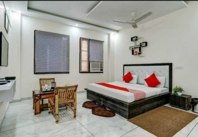 Hotel O Seventy Stay In Sohana ภายนอก รูปภาพ